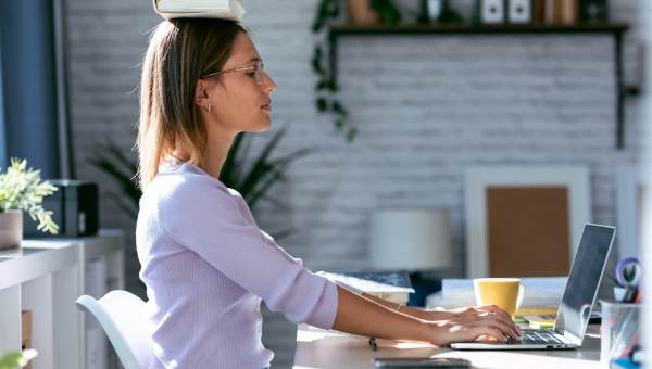 Adoptez une bonne position pour le bureau